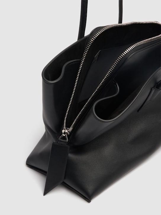 The Attico La Passeggiata smooth leather tote bag 6 The Attico La Passeggiata smooth leather tote bag