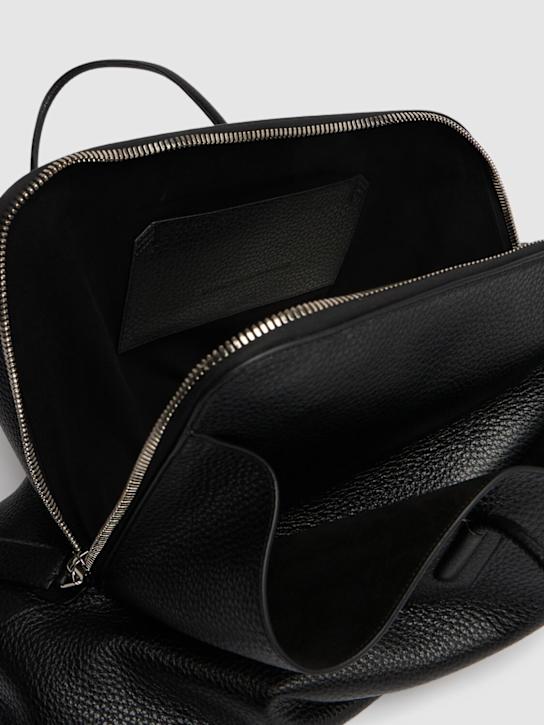 The Attico Large La Passeggiata grain leather bag