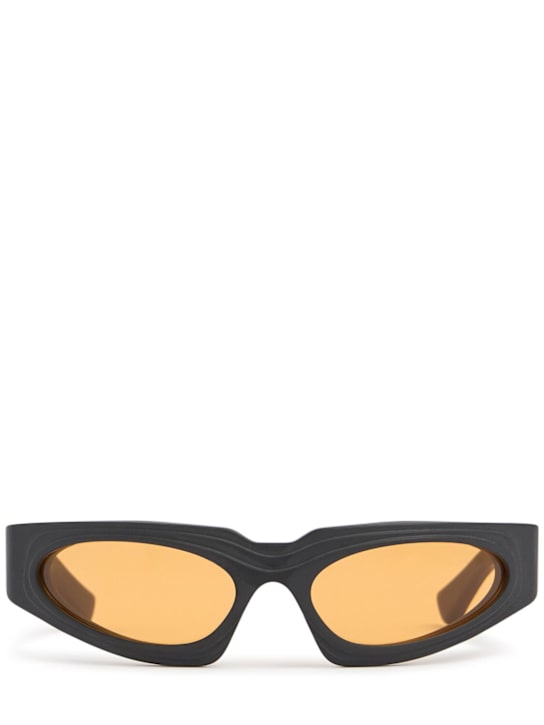 Kuboraum Berlin E21 cat eye acetate sunglasses