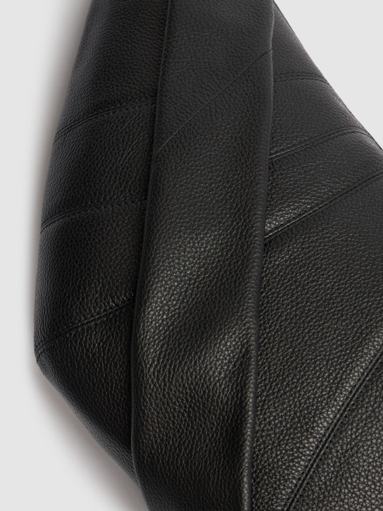 Lemaire Medium Croissant grain leather bag 4 Lemaire Medium Croissant grain leather bag