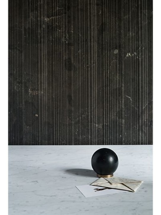 Salvatori Gravity Nero Marquinia marble sphere