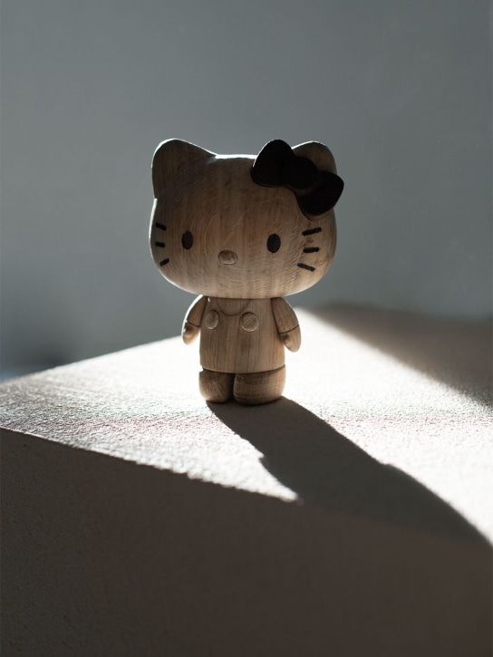 Boyhood Hello Kitty small oak figurine