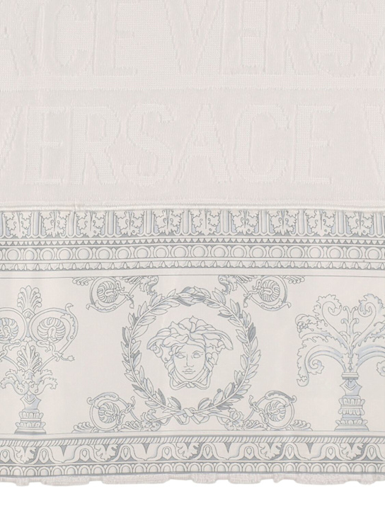 Versace I Heart Baroque bath towel
