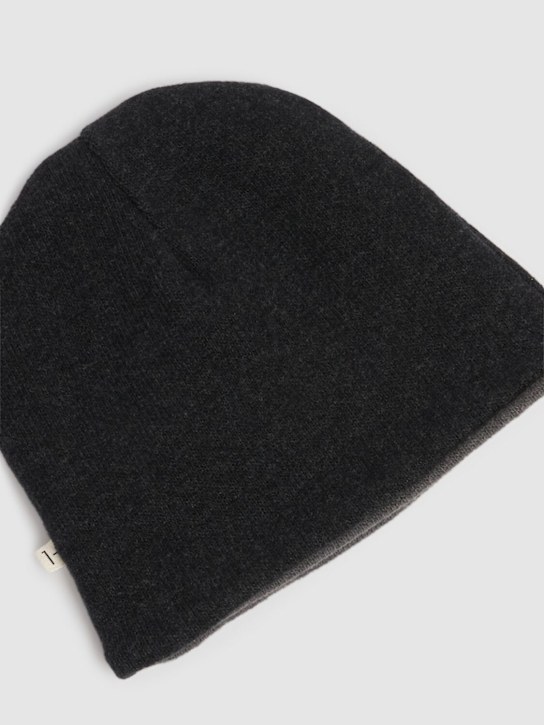 1 + IN THE FAMILY Reversible cotton blend knit beanie 3 1 + IN THE FAMILY Reversible cotton blend knit beanie