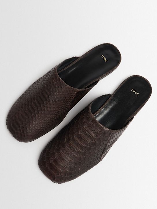 Jude Floor snake slides 3 Jude Floor snake slides