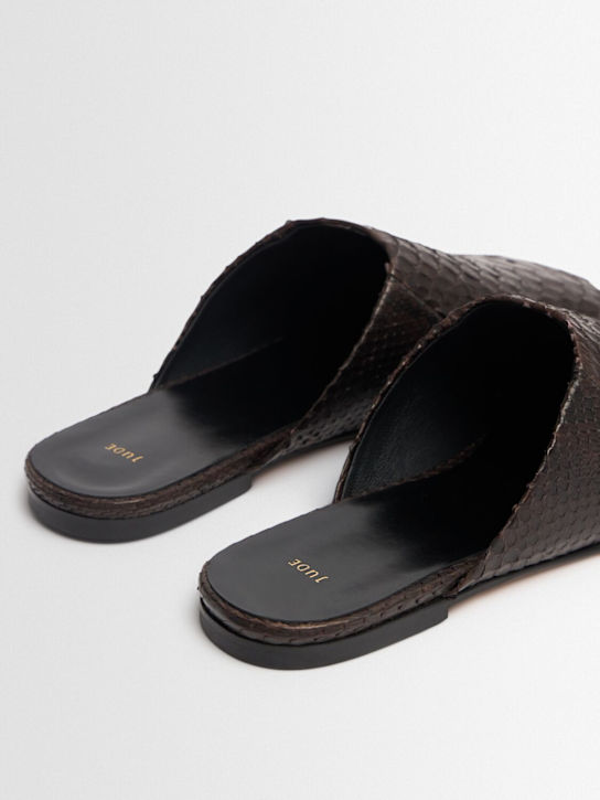 Jude Floor snake slides 4 Jude Floor snake slides